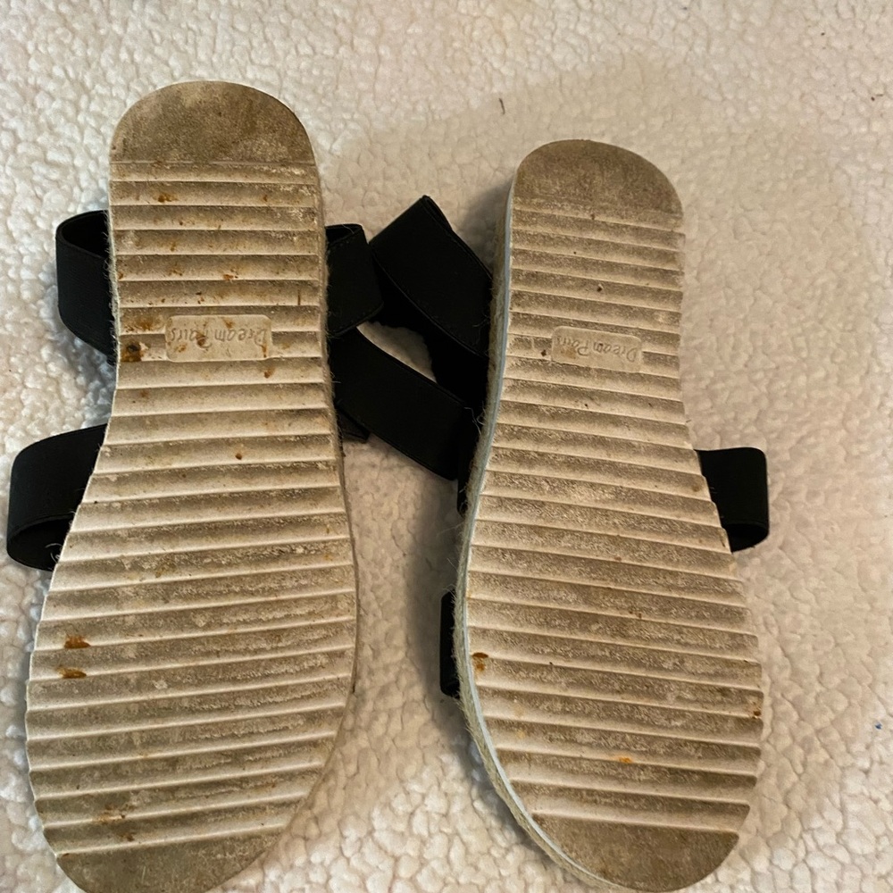 Dream Pairs Black and Tan Sandals size 10 - Picture 6 of 6